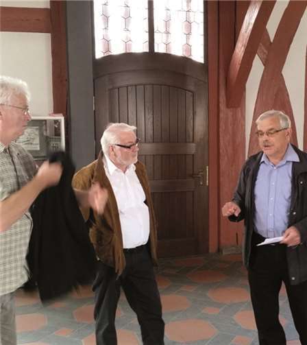 Einigen Mitgliedern wurde die Stadtgeschichte näher gebracht.