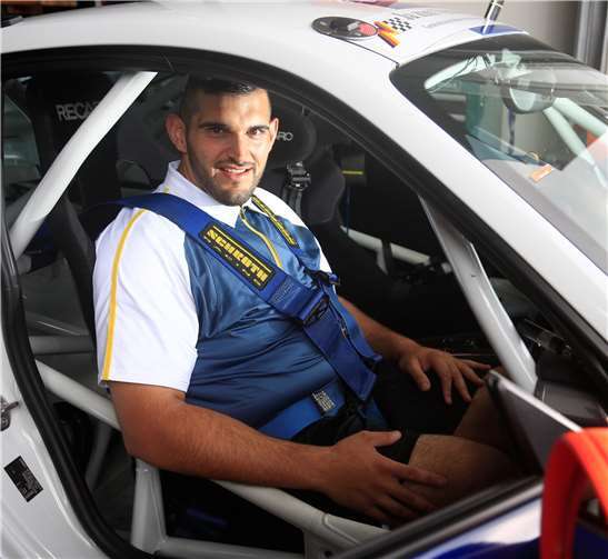 Einmal im Leben in einem Rennwagen mitfahren, diesen Traum konnte sich Ali 2014 endlich erfüllen. Foto: Marc Weichert