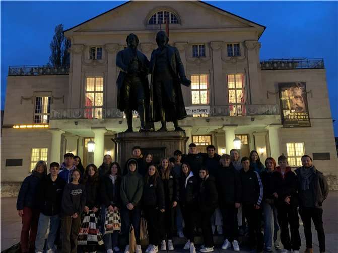 Einmal neben Goethe und Schiller stehen.  Foto: Nicole Peters.