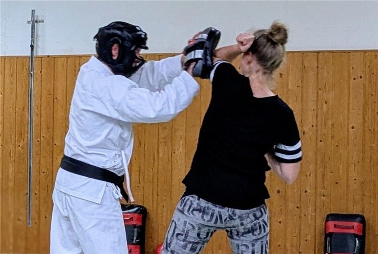 Einmal zurückweichen, dann muss etwas kommen.