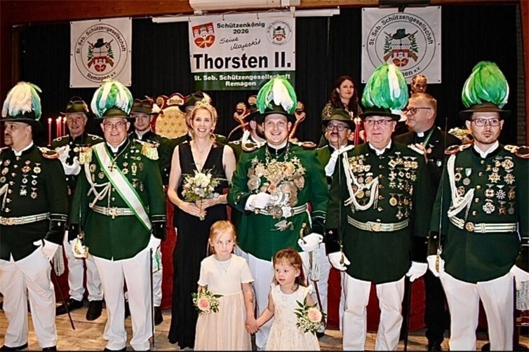 Einmarsch des Königspaares Thorsten II. Strang und Königin May-.Britt