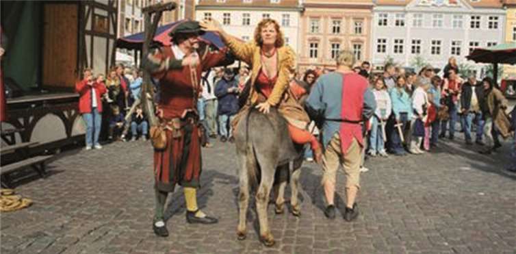 Eins der Highlight wird das Treiben einer Hure wird auf den Marktplatz sein. Fotos: privat