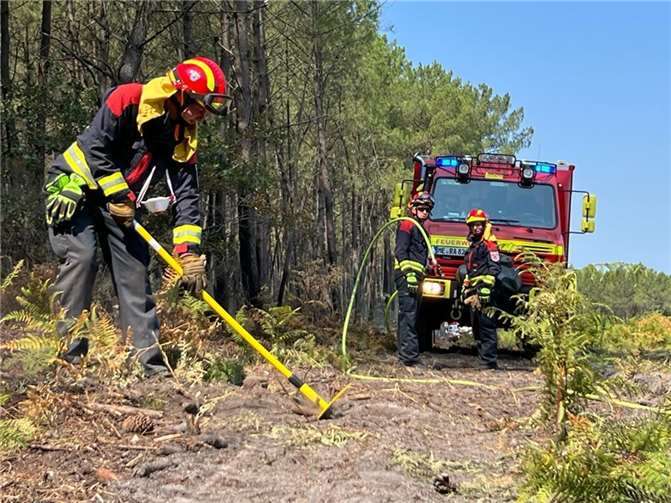 Einsatz von Spezialhandwerkzeug.  Fotos: Feuerwehr und Rettungsdienst Bonn