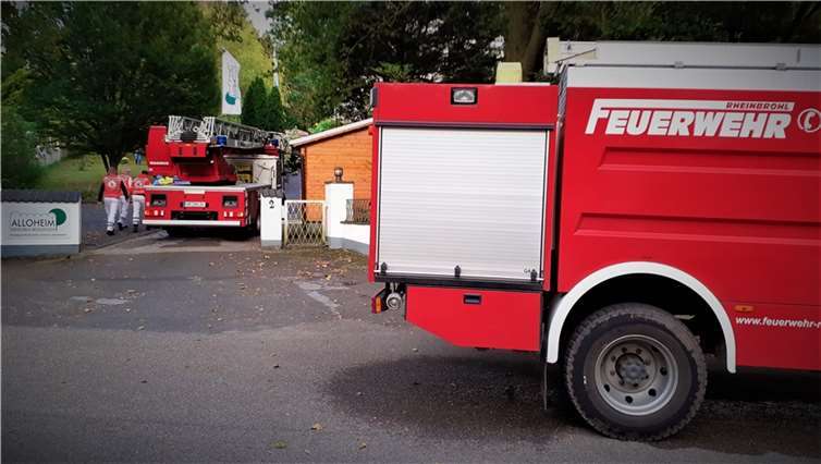 Einsatzkräfte von Feuerwehr und Rettungsdienst waren bei einem Brand in einem Wohnheim in Rheinbrohl-Arienheller im Einsatz. Foto: FW VG Bad Hönningen