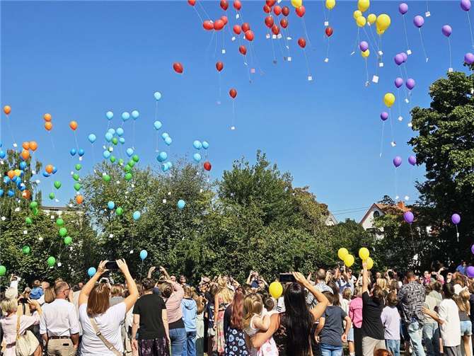 Einschulungsfeier mit vielen bunten Wünschen.  Foto: privat
