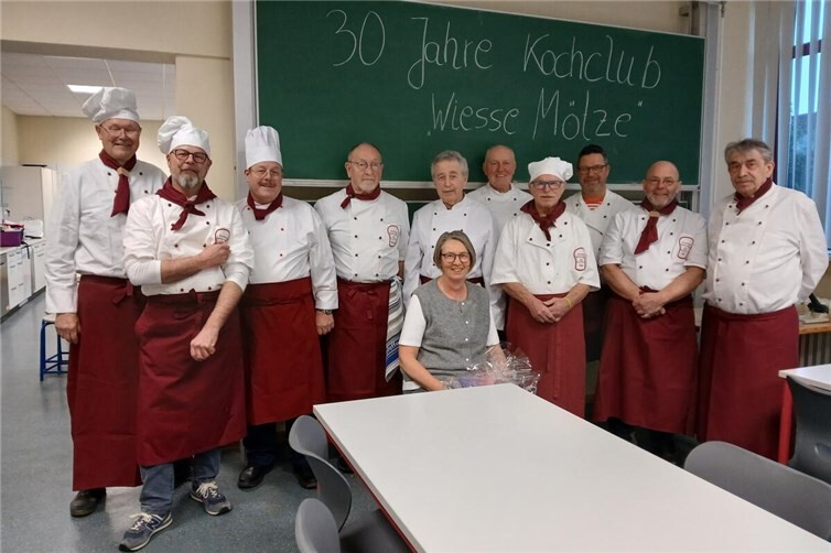 Einst entstanden in einem Freundeskreis begeisterter Motorradfahrer, ist der Männerkochkurs zu einer festen Größe geworden.