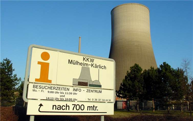 Der Kühlturm ist ab Freitag Geschichte Einst prägte der 162 Meter hohe Kühlturm (hier eine Archiv-Aufnahme) das Neuwieder Becken. In wenigen Tagen wird das Bauwerk Geschichte sein.