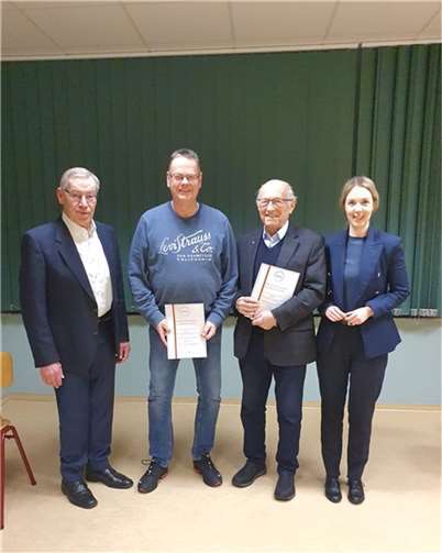 Einstimmig wurde Heinrich Freidel (l.), amtierender Vettelschosser Bürgermeister, von den Mitgliedern als Spitzenkandidat nominiert.  Foto: CDUVettelschoß