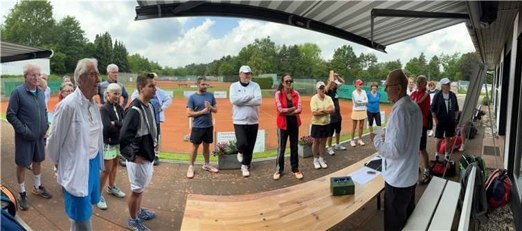 Einweisung in das Turnier. Fotos: privat