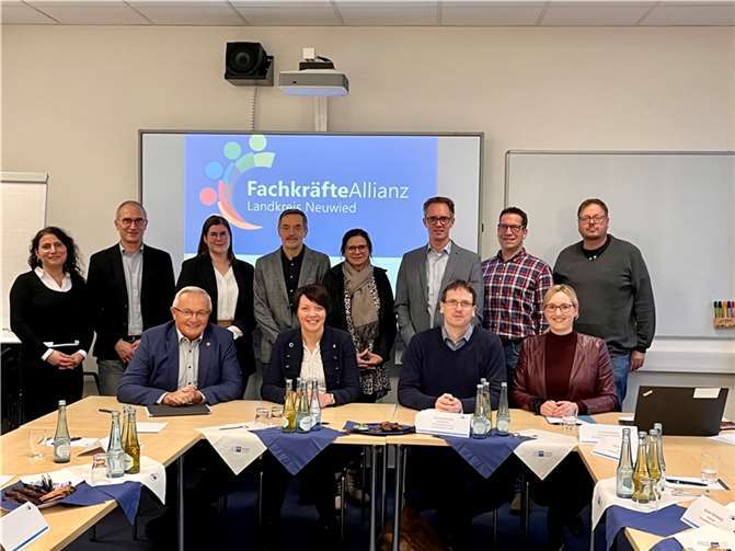 Einzeln stark, gemeinsam noch besser – die Fachkräfteallianz im Landkreis Neuwied thematisierte auf ihrer jüngsten Sitzung den Stand der Vorbereitungen zur dritten AusbildungsmessePlus am 16. Mai 2024 von 9 bis 14 Uhr auf dem Gelände der David-Roentgen-Schule.  Foto: Natalja Bayer (IHK Neuwied)