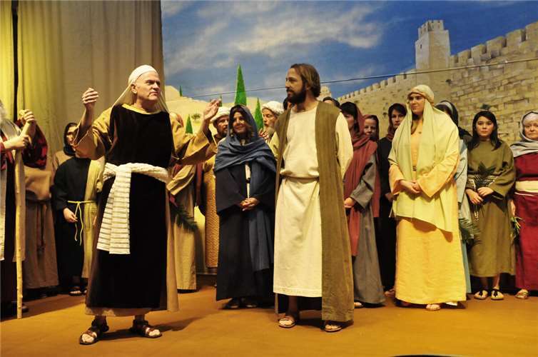 Einzug in Jerusalem, wie der Einzug eines Königs.