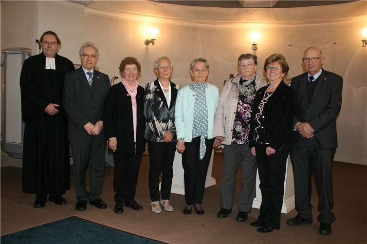 Eiserne Konfirmation vom Konfirmations-Jahrgang 1954.Fotos: privat