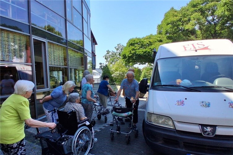 Eisige Abkühlung im Seniorenzentrum Bodelschwingh