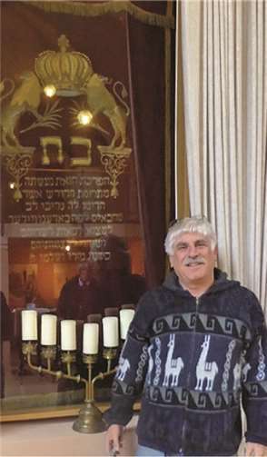 Elchanan Heymann in der ehemaligen Synagoge Ahrweiler.privat