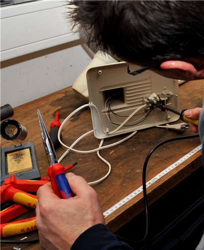 Elektrokleingeräte können repariert werden. privat