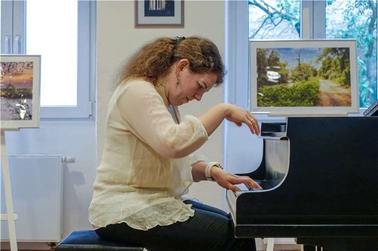 Elena Gaponenko am Klavier.