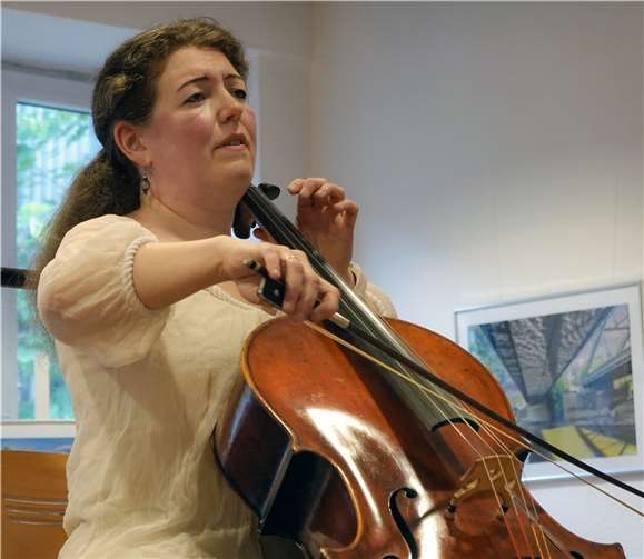 Elena Gaponenko am Violoncello.  Fotos: privat