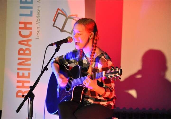 Elena Holthausen aus Kempen hat dem Traum von einer Musical-Karriere eine Ausbildung zur Groß- und Außenhandelskauffrau vorangestellt.