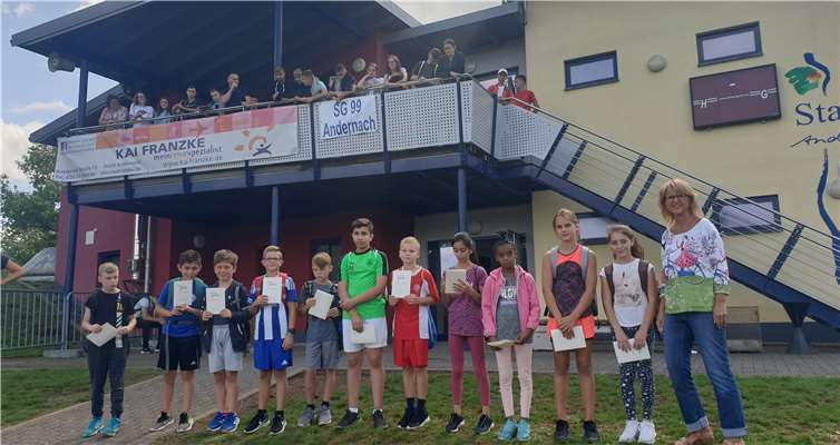 Elf Ehrenurkunden wurden verliehen.Foto: Geschwister Scholl Realschule plus