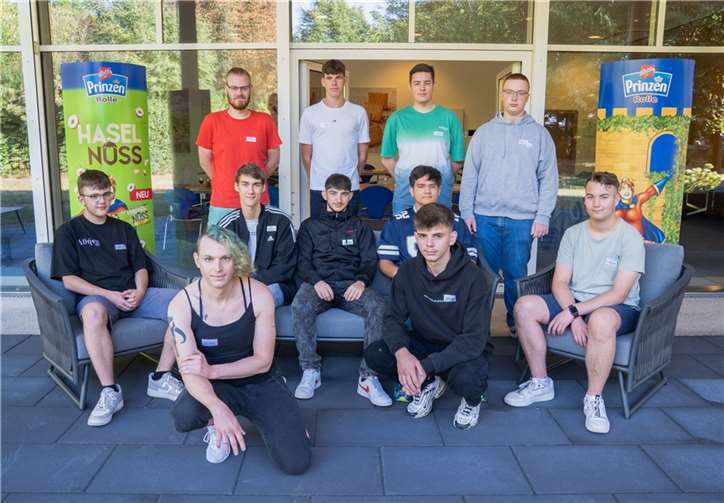 Praxisbezogene Ausbildung in acht Berufen für 39 Auszubildende Elf neue Azubis hatten am 22. August ihren ersten Arbeitstag im Werk in Polch. Griesson - de Beukelaer bildet dort derzeit insgesamt 39 Azubis aus. Quelle: Griesson - de Beukelaer