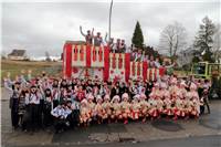 Elferrat Rot-Weiss Höhr-Grenzhausen: Zugwagen mit Fußgruppe und Rot-Weiss-Ballet...