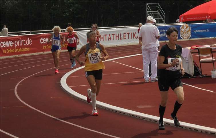 Drei Titel für Elisabeth Meyer Elisabeth Meyer in der Disziplin 800 Meter, wo sie den Meistertitel holte.Fotos: privat