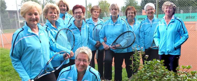Elke Kugler (sitzend), Ulla Jabs-Vietor, Helga Peters, Martha Andres, Waltraud Jäkel, Christel Kohler, Ulla Wester, Brita Langhans, Vera Strauch, Inge Höper. Elke Kugler