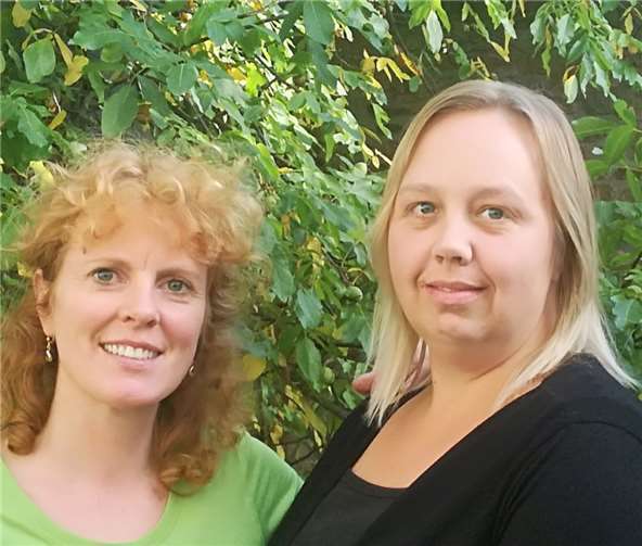 Elke Marciniak und Alexandra Hodes präsentieren deutsche und englische Coversongs. Alexandra Hodes