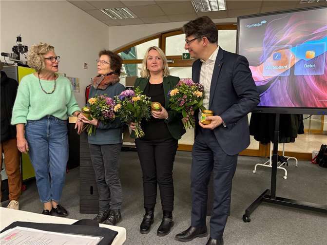 Elke Sodemann-Müller bedankt sich bei den Vortragenden.  Fotos: privat