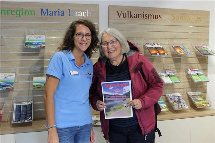 Ellen Bay freute sich über den Gutschein für einen Wochenend-Aufenthalt in der Vulkanregion Laacher See. privat