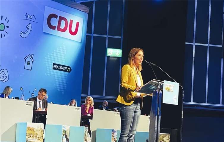 Ellen Demuth spricht auf dem Landesparteitag. Foto: privat