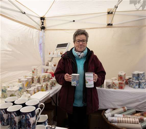 Ellen Grünewald spendet einen Teil der Einnahmen für das Kinderhospiz in Koblenz.Fotos: CEW