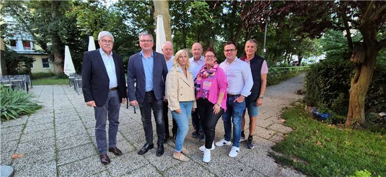 Elmar Lersch, Oskar Degen, Guido Ernst, Claudia Dreesbach, Stefan Kraus, Birgit Geef, Andreas Schwerter, Norbert Heidgen und Lukas Bergmann (nicht abgebildet).  Foto: privat