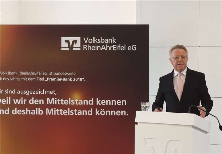 Elmar Schmitz, Vorstandsvorsitzender der Volksbank RheinAhrEifel eG, zog nach 48 Berufsjahren zum letzten Mal in seiner Amtszeit eine durchweg erfreuliche Bilanz für das Jahr 2018.