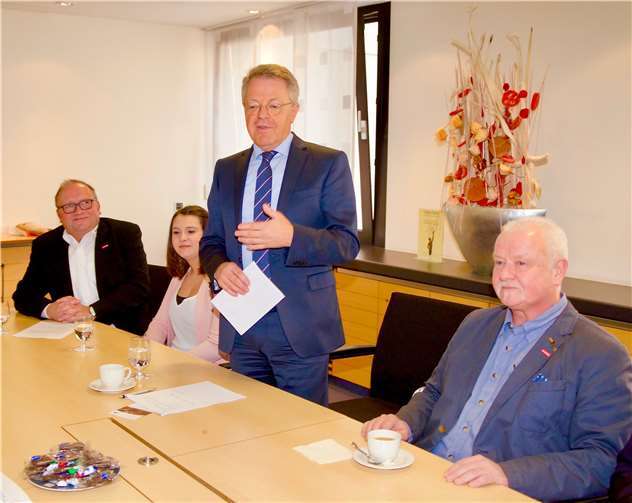 Elmar Schmitz bei seinen einführenden Worten.