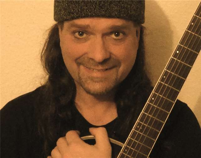 Elmar Wald spielt am 4. Juli zum siebten Mal in Winningen auf. privat