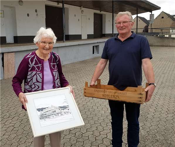 Else Rössler und Werner Haark: Zwei beeindruckende Persönlichkeiten und Zeitzeugen, die viel über die Geschichte der ehemaligen Obstannahmestelle in Kärlich zu berichten wissen.Fotos: KH