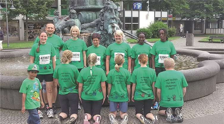 Eltern, Erzieher und Kinder machten beim Münz Firmenlauf mit.privat