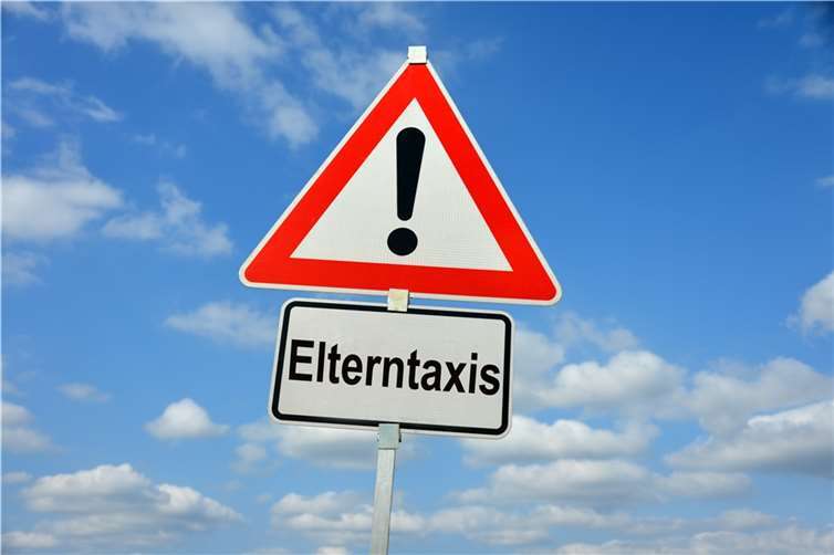 Elterntaxis sind vielen ein Dorn im Auge.  Foto: nmann77 - stock.adobe.com