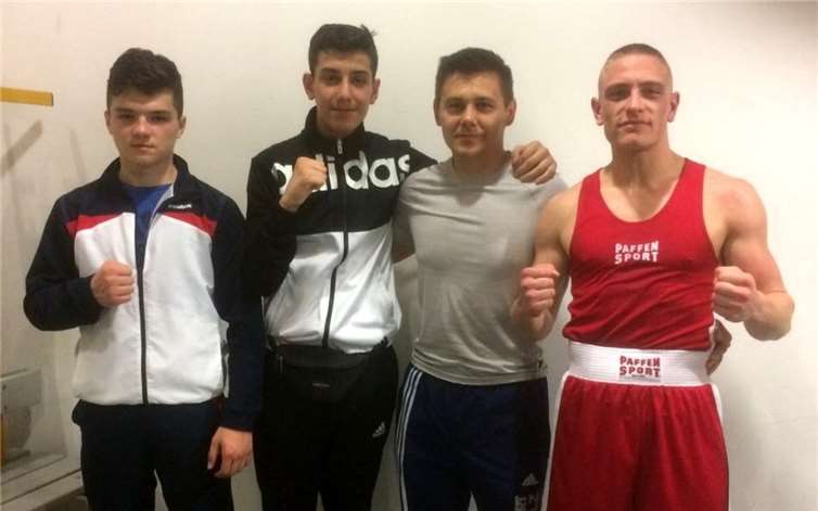 Elvis Voican, Evren Gedik, Trainer Serge Wunder und Matthias Lohner (v.l.n.r.) hatten allen Grund zur Freude. privat