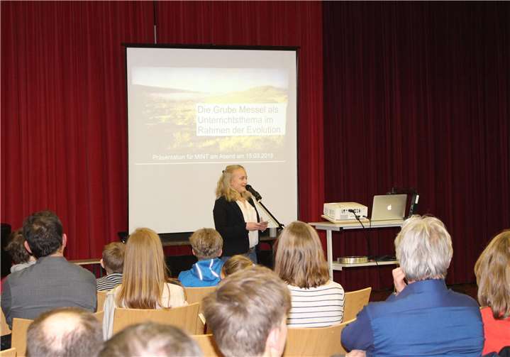 Emilia Hillesheim demonstrierte in ihrer Facharbeit, wie man das Thema „Evolution“ im Biologie-Unterricht spannend gestalten kann.  privat