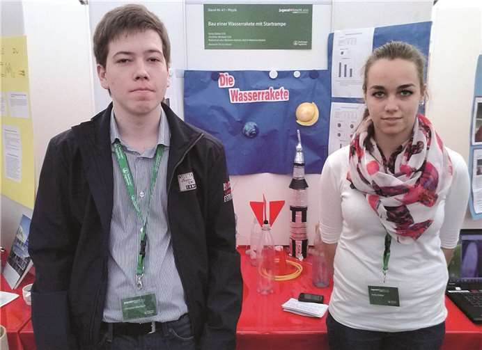 Emily Stätter und Christian Morbach erreichten den ersten Platz im Bereich Physik. privat