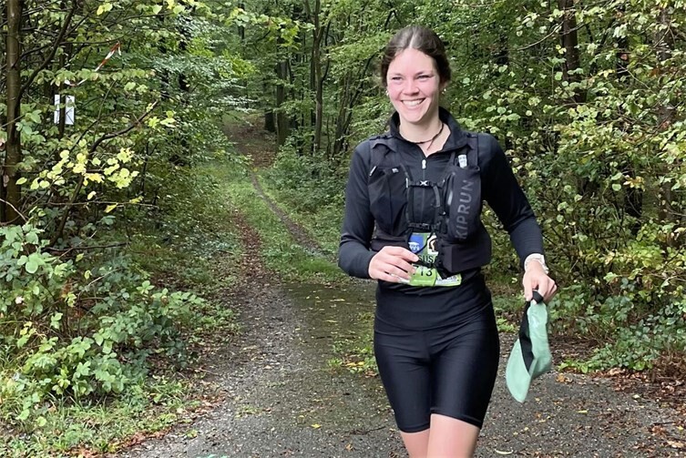 Emma Faber lieferte einen beeindruckenden Einstand bei ihrer ersten Ultra-Herausforderung.