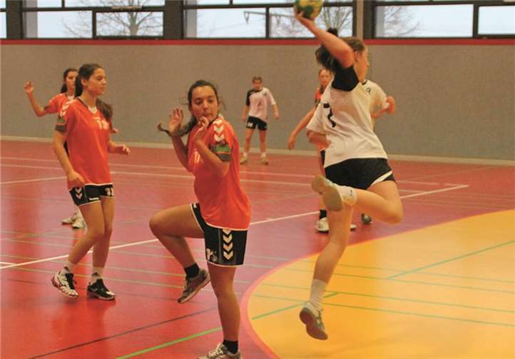 Emma Krobb beim Torwurf von Rechtsaußen.Privat