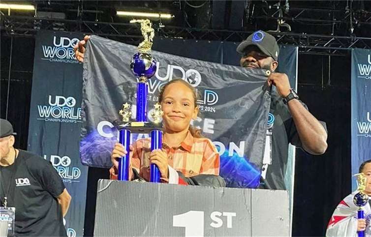 Emma Pinger, Weltmeisterin im Hip Hop in der Startklasse Solo U 12 Novice. Quellen:TGC Redoute Koblenz und Neuwied