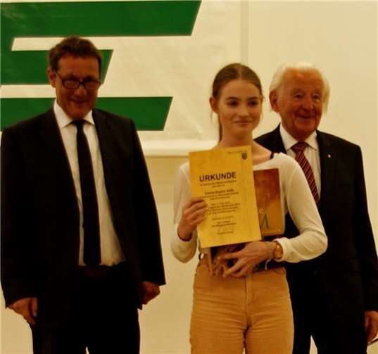 Emma-Sophie Saile erhielt zusätzlich den Sonderpreis des Präsidenten der Kultusministerkonferenz.