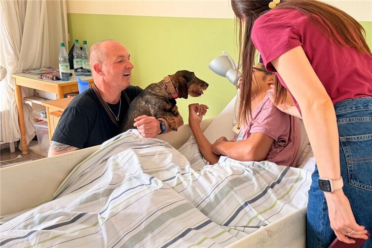 Emotionale Momente und viele Erinnerungen beim Besuch der Vierbeiner im Seniorenzentrum Bodelschwingh.