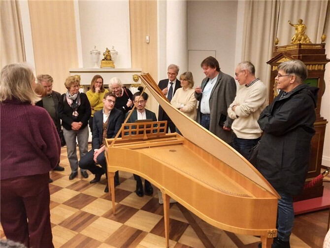 Emotionaler Liederabend im Roentgen-Museum.  Foto: Sabine Paganetti