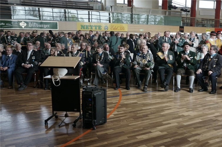 Die  St. Hubertus Schützenbruderschaft Weißenthurm feiert mit europäischer Gemeinschaft