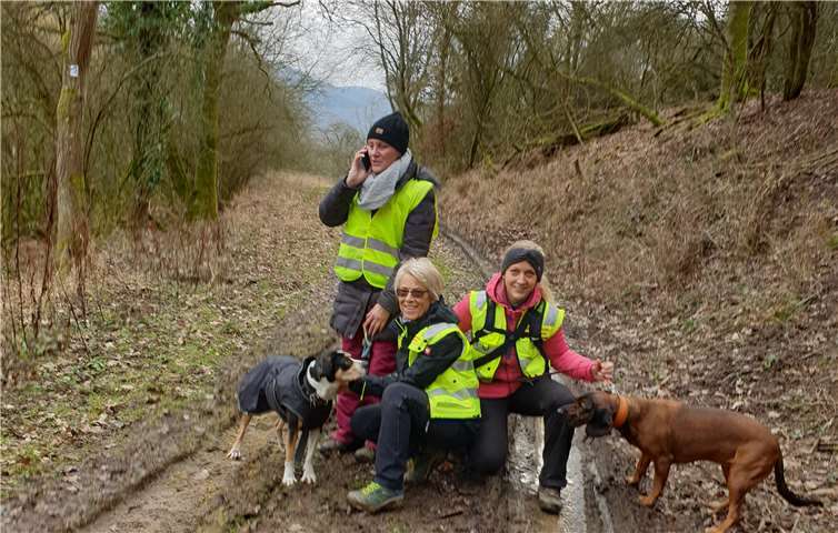 Ende gut, alles gut! Hier sind alle wieder vereint, Elin wurde gerettet und alle können gemeinsam nach Hause gehen. Fotos: privat